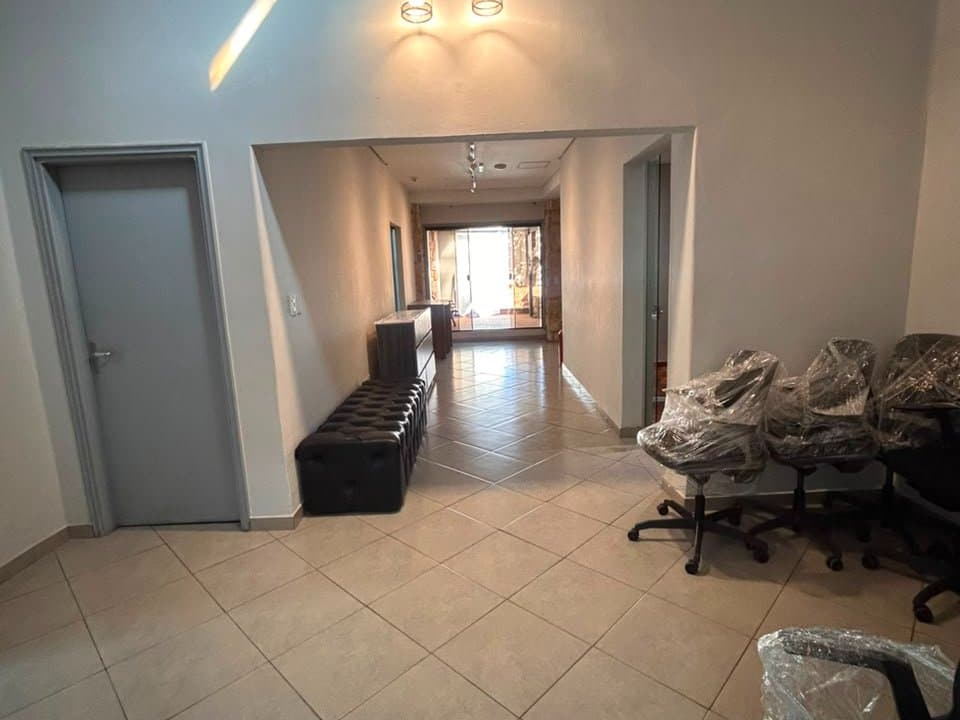 Local comercial en Avenida Doctor Guido Boggiani - foto 3