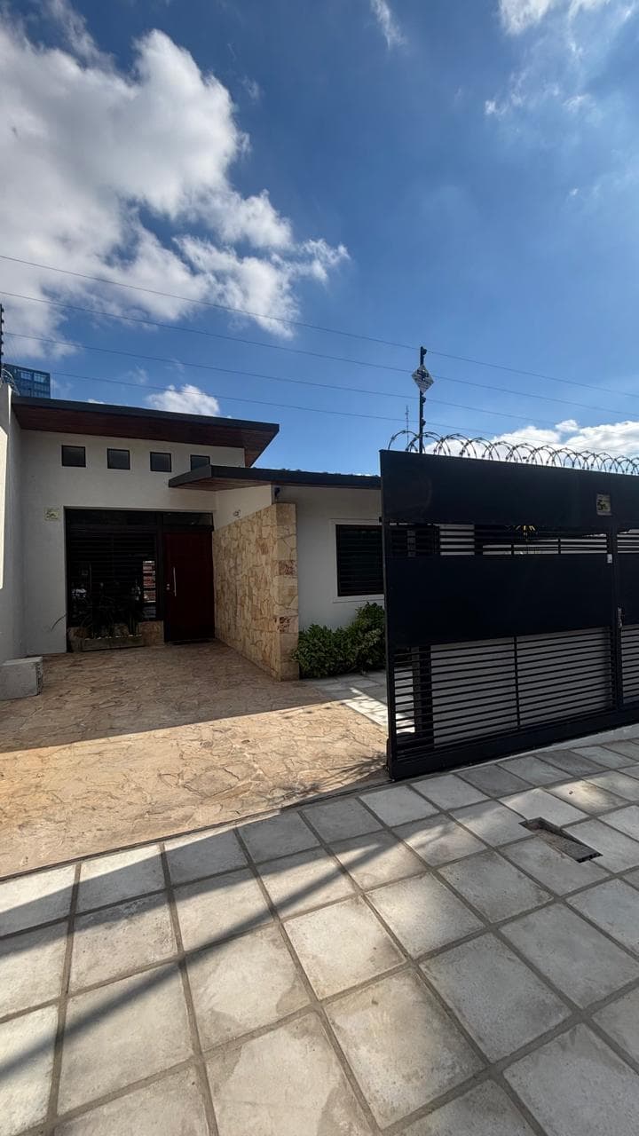 Casa en Jara. Asunción