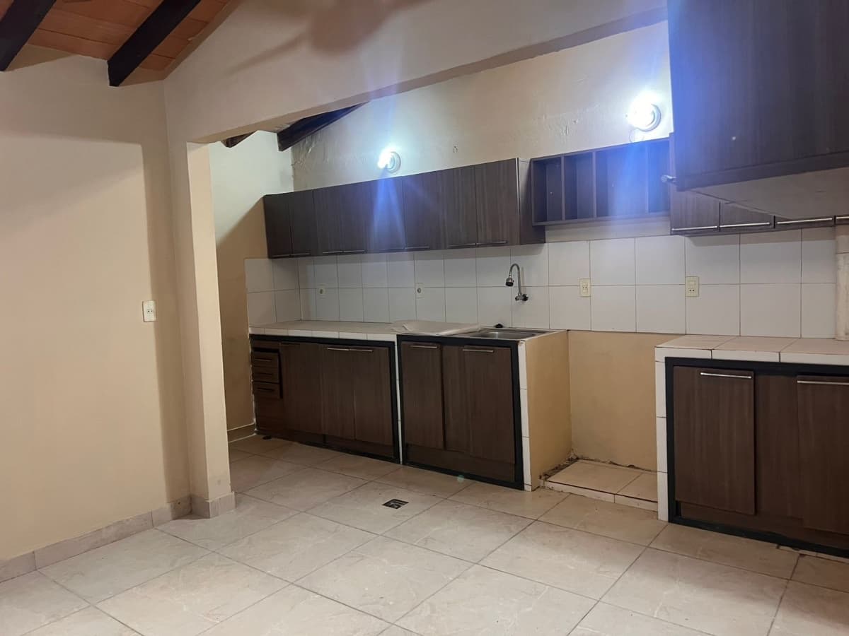 Casa en San Vicente, Asunción - foto 4
