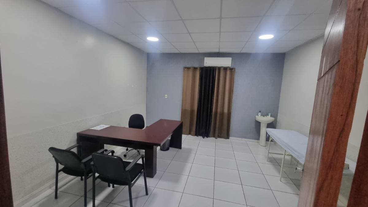 Local comercial en Tte. Rivas & Boquerón - foto 10
