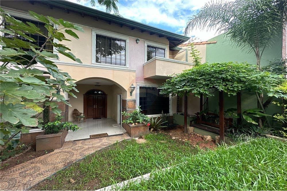 Casa en Las Lomas, Asunción