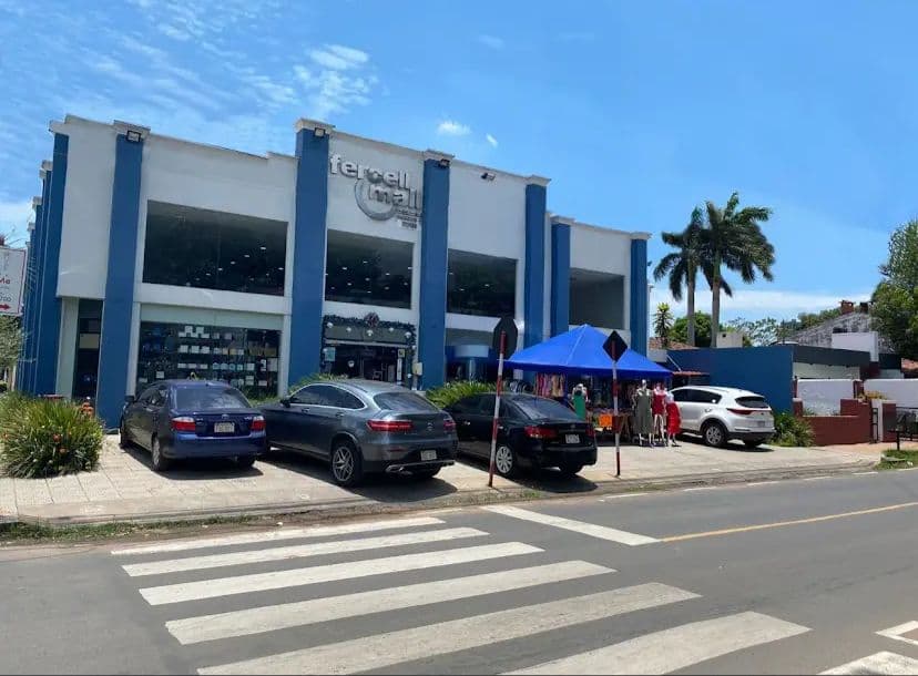Local comercial en Teniente Héctor Vera