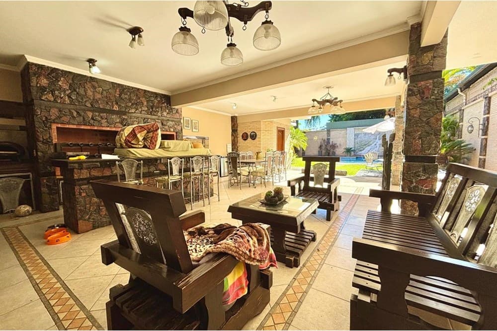 Casa en Liberato M. Rojas & Timoteo Aguirre - foto 3
