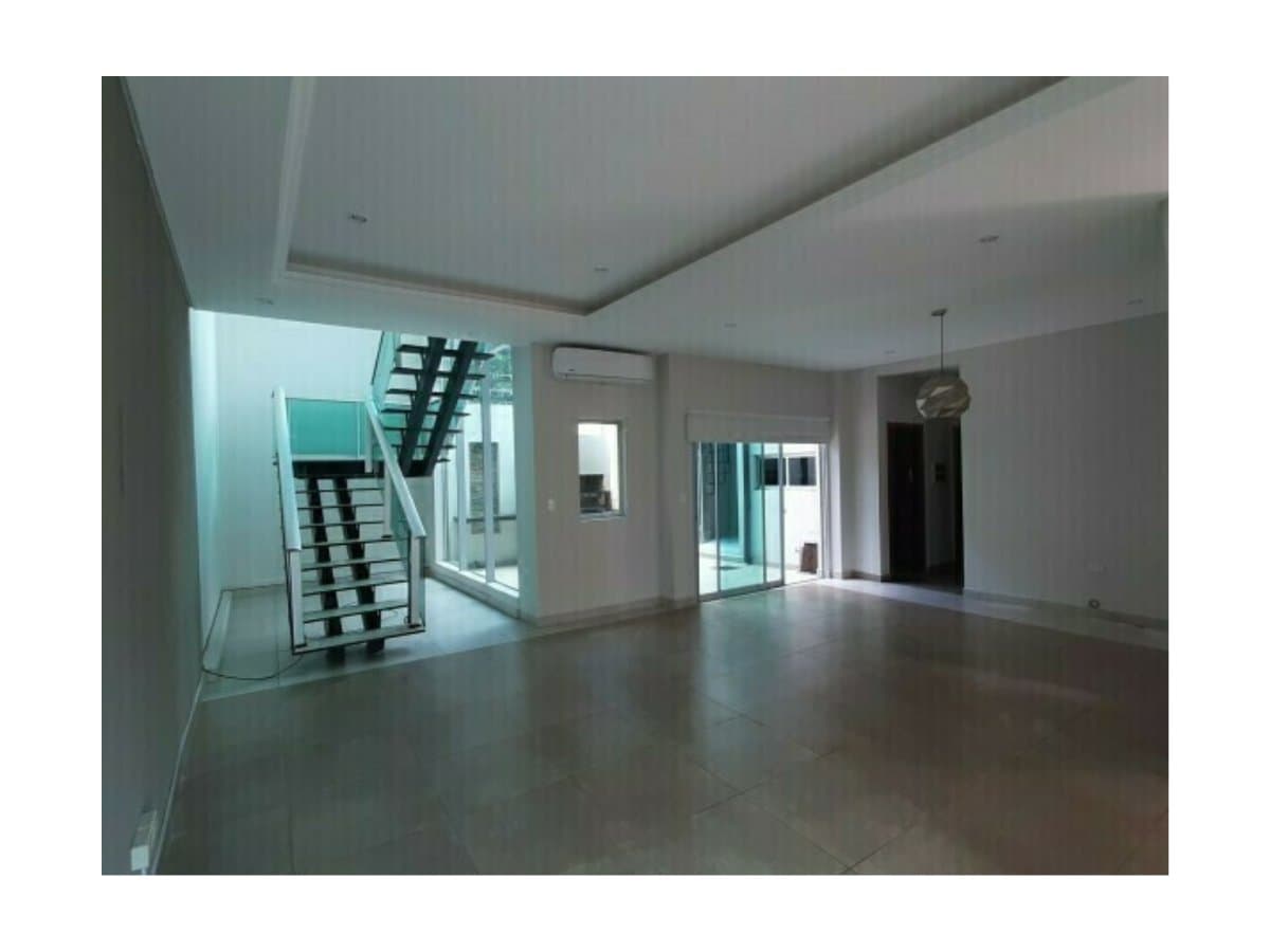 Casa en Palo Santo - foto 2