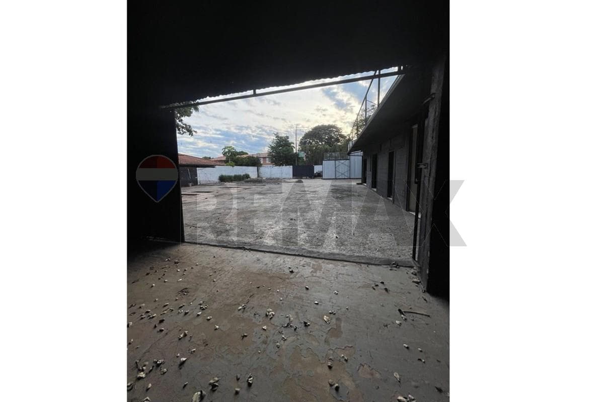 Local comercial en R. I. 3 Corrales - foto 7