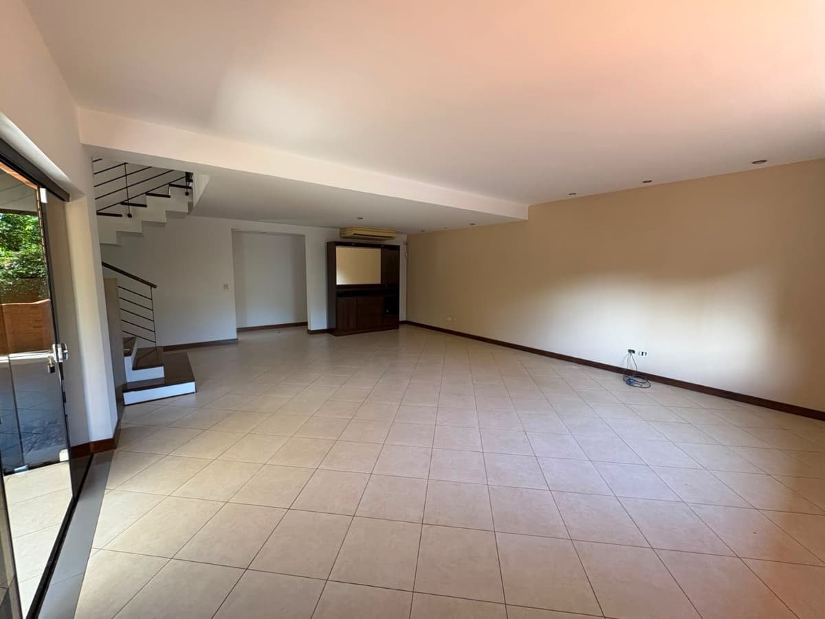 Casa en Avenida Primer Presidente - foto 2