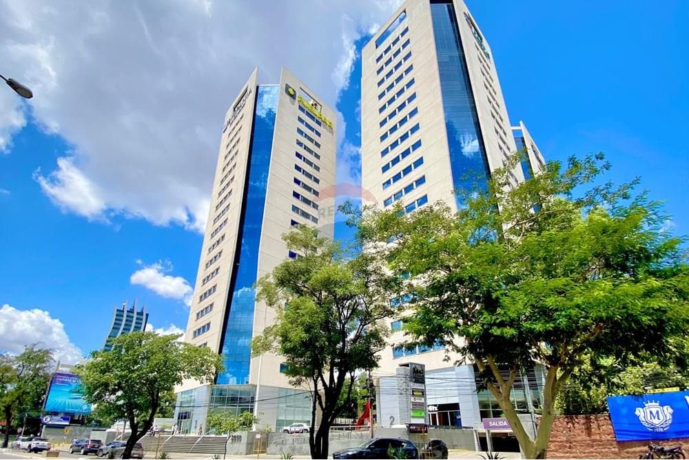 Oficina en Avenida Aviadores del Chaco