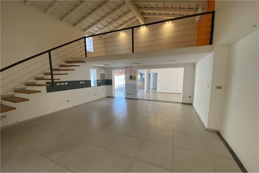 Local comercial en Asunción Villa Morra Eliseo Reclus c/ Del MAestro