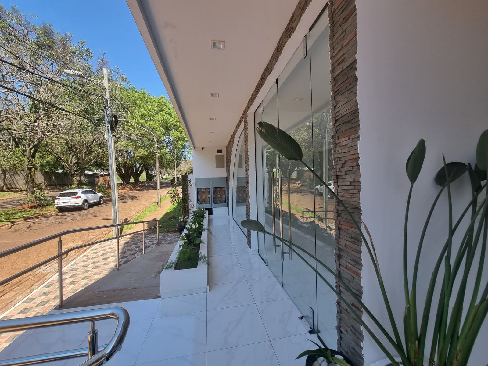 Local comercial en Area 8 - foto 2