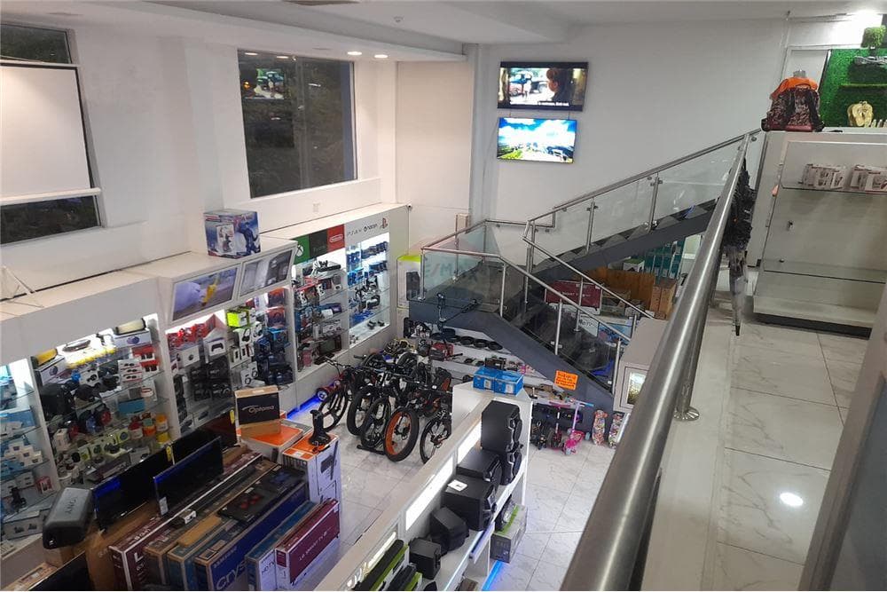 Local comercial en Teniente Héctor Vera - foto 2