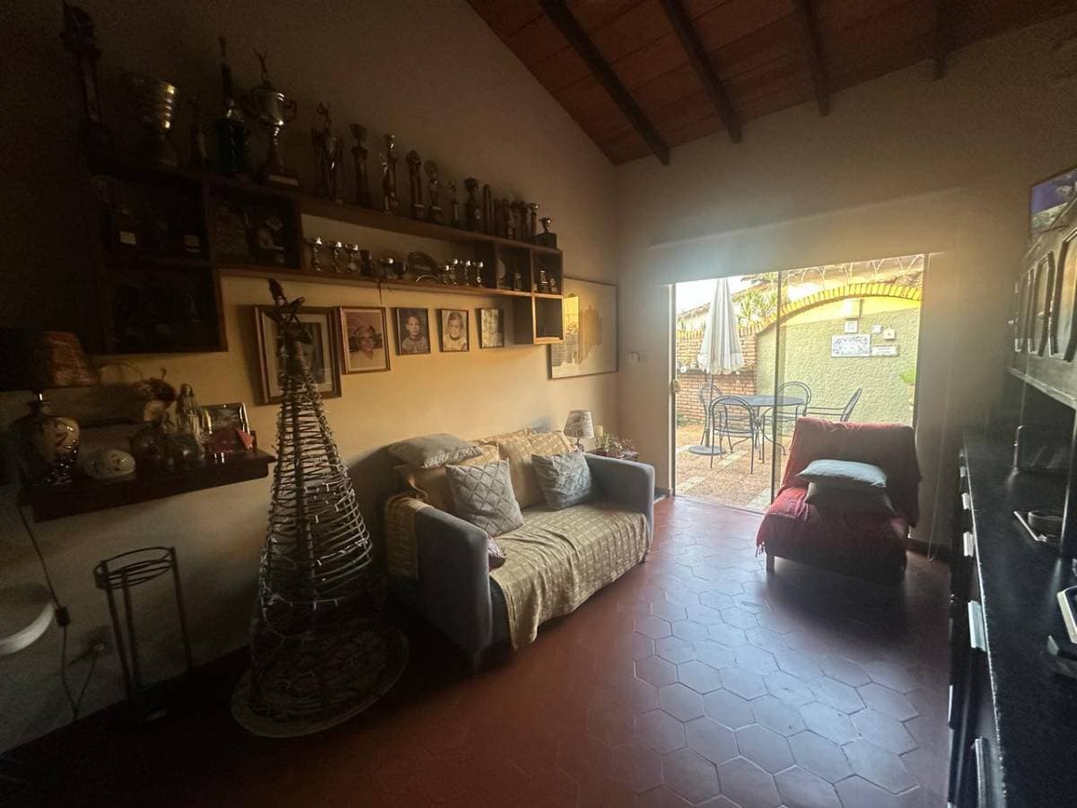 Casa en 23 de Octubre y Mariscal Lopez - foto 8
