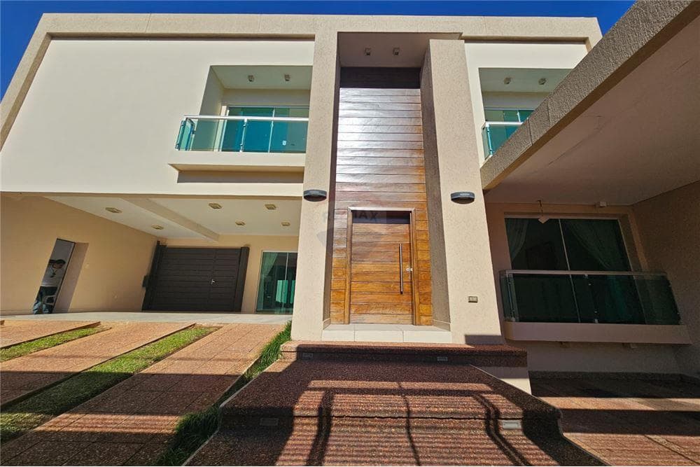 Casa en Olegario Victor Andrade casi Consejal Vargas