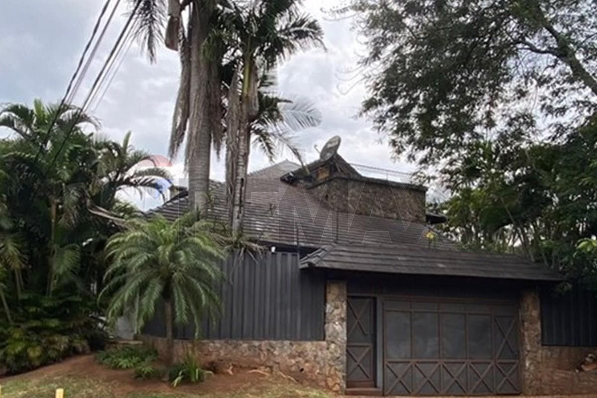 Casa en Capitán Emeterio Miranda & Bruselas