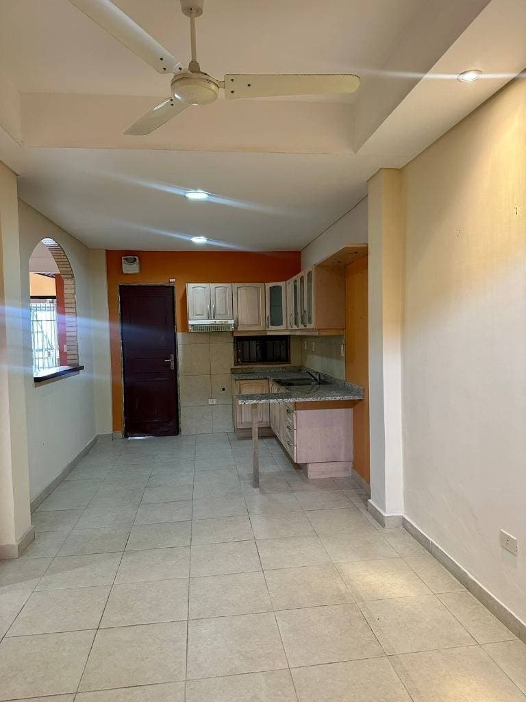 Casa en Valois Rivarola 642 - foto 9