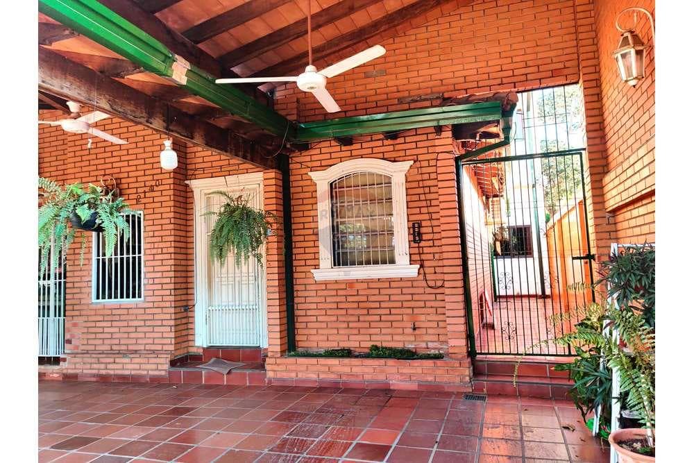 Casa en San Vicente, Asunción - foto 2