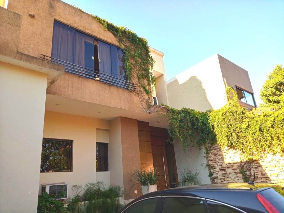 Casa en Moisés Bertoni