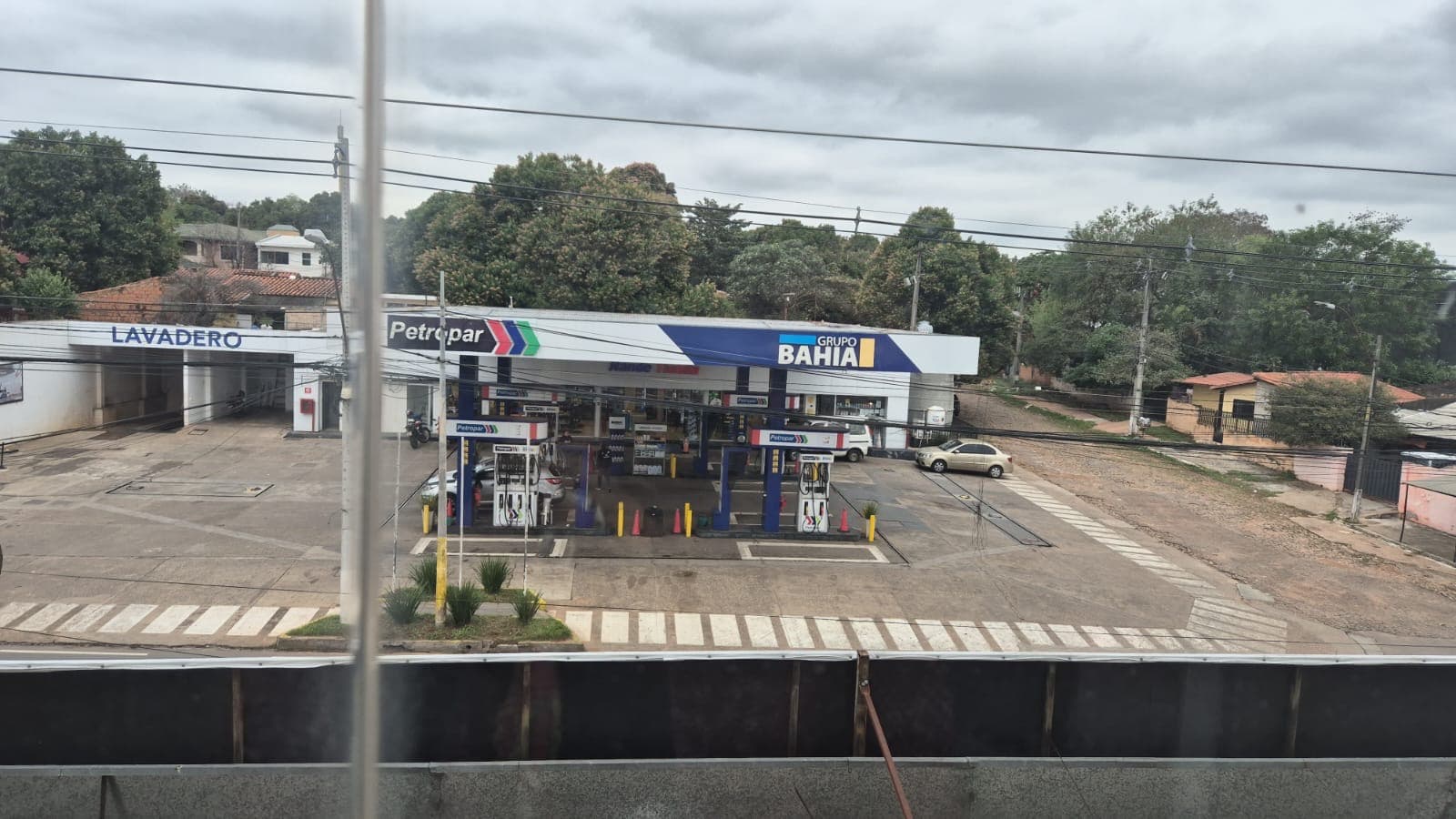 Local comercial en Avenida Cacique Lambare - foto 9
