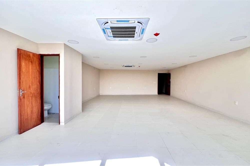 Local comercial en Av. Gral. Aquino - foto 7