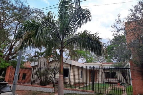 Casa en Los Laureles, Asunción