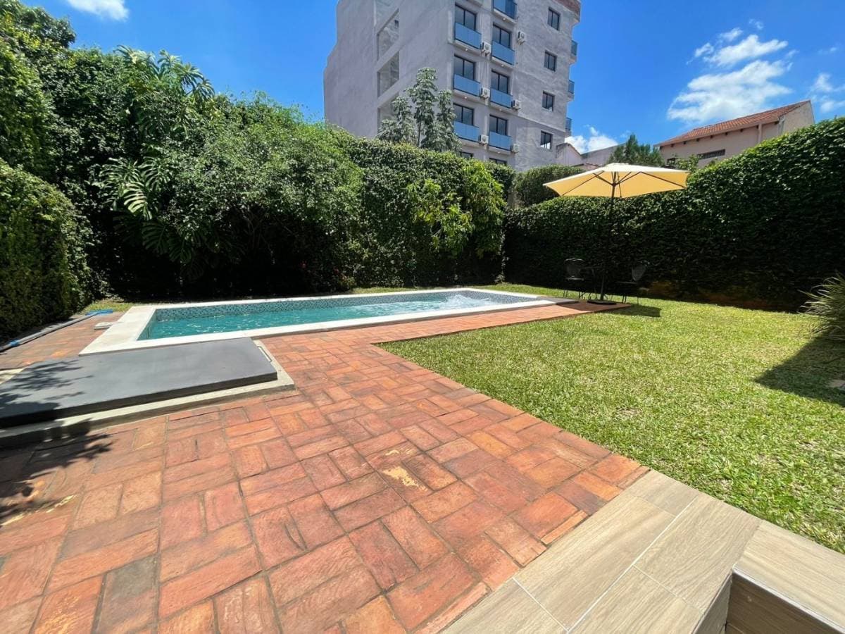 Casa en Valois Rivarola - foto 2