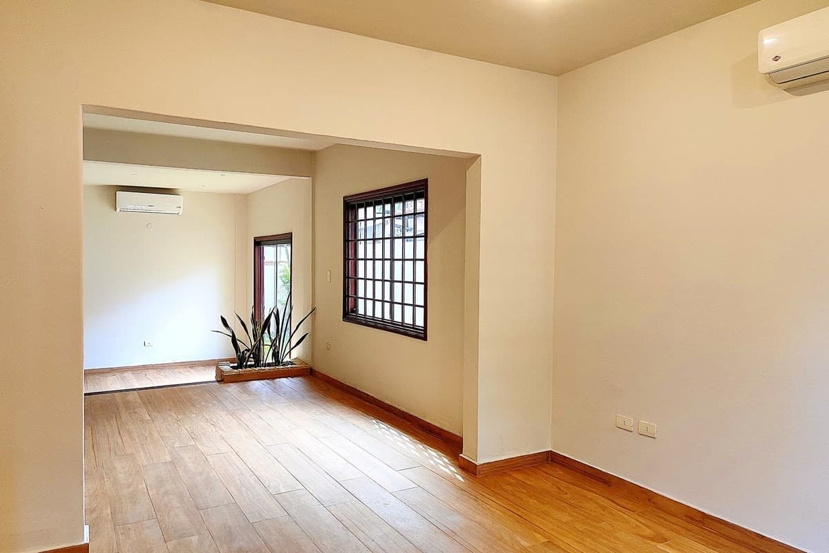 Casa en Mburucuyá, Asunción - foto 7