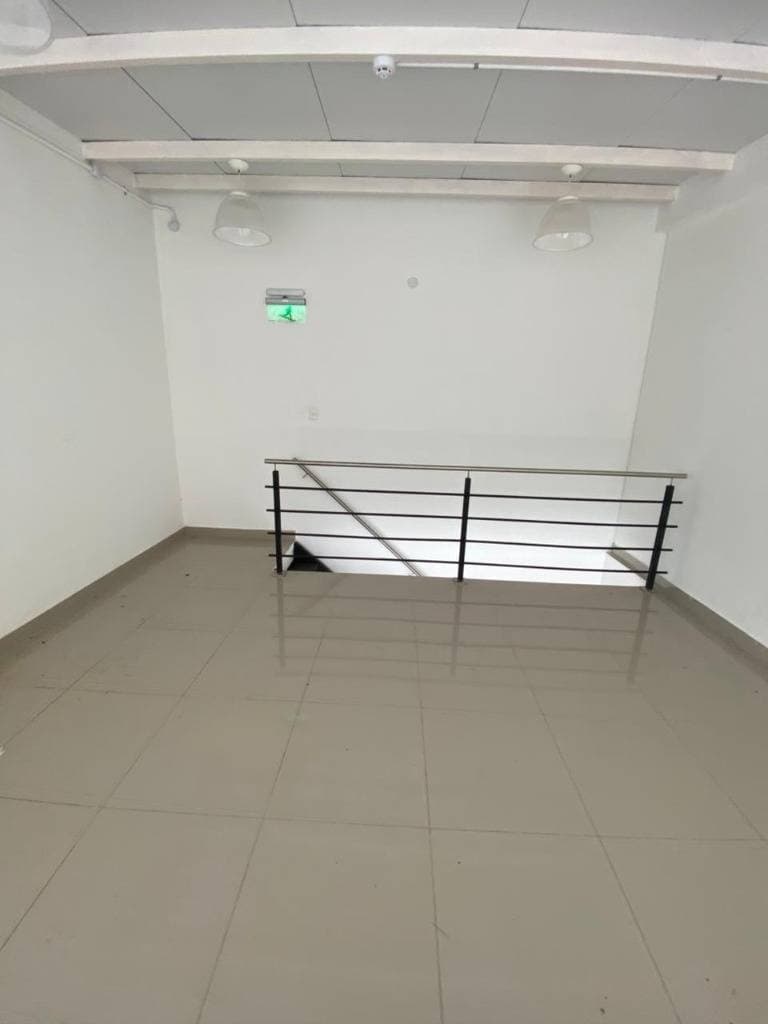 Local comercial en Avenida Pratt Gill & Avenida Moisés Bertoni - foto 6