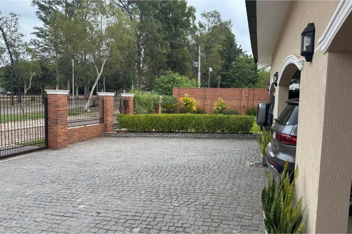 Casa en Surubi-i - foto 2