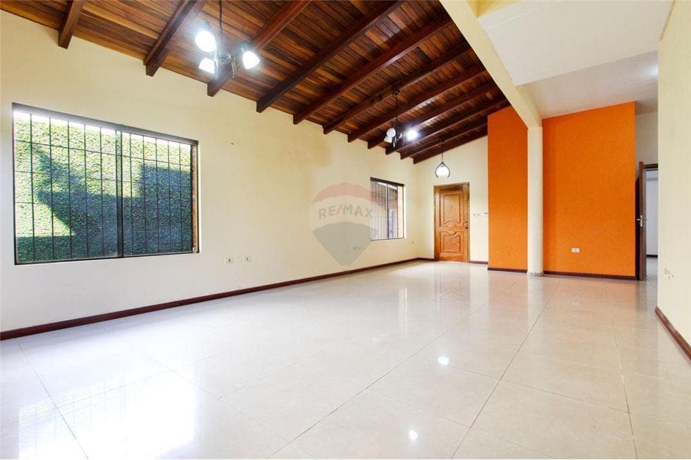 Casa en Oscar Escobar casi G Oscar Escobar casi Genaro Romero - foto 6