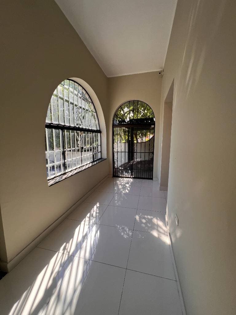Casa en Av. Mariscal López & Mujer en la Conquista - foto 10