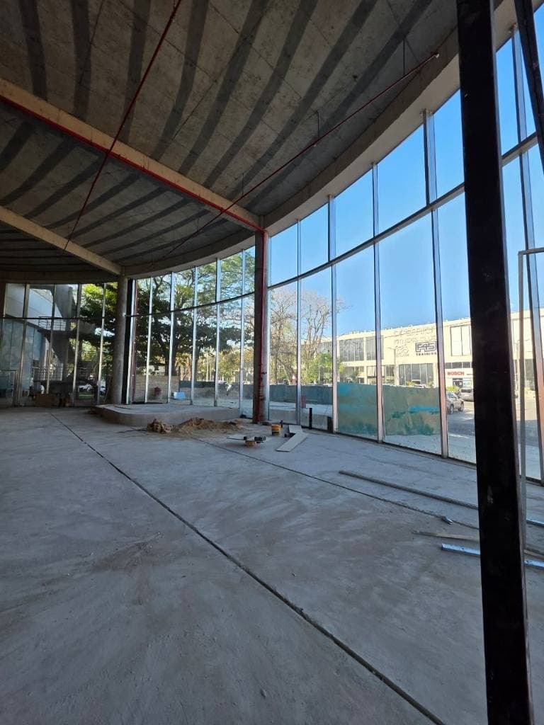 Local comercial en Paseo Los Árboles - foto 6