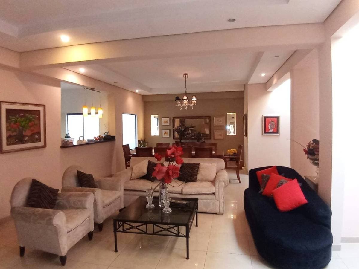 Local comercial en Malutin 685 - foto 9