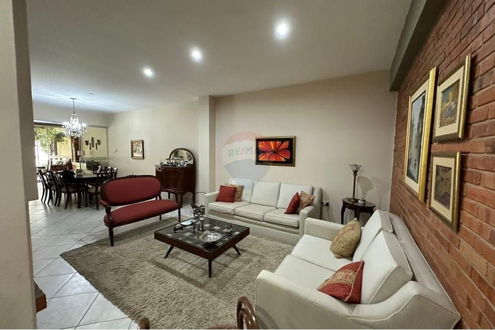 Casa en Fernando de la Mora, Central - foto 4