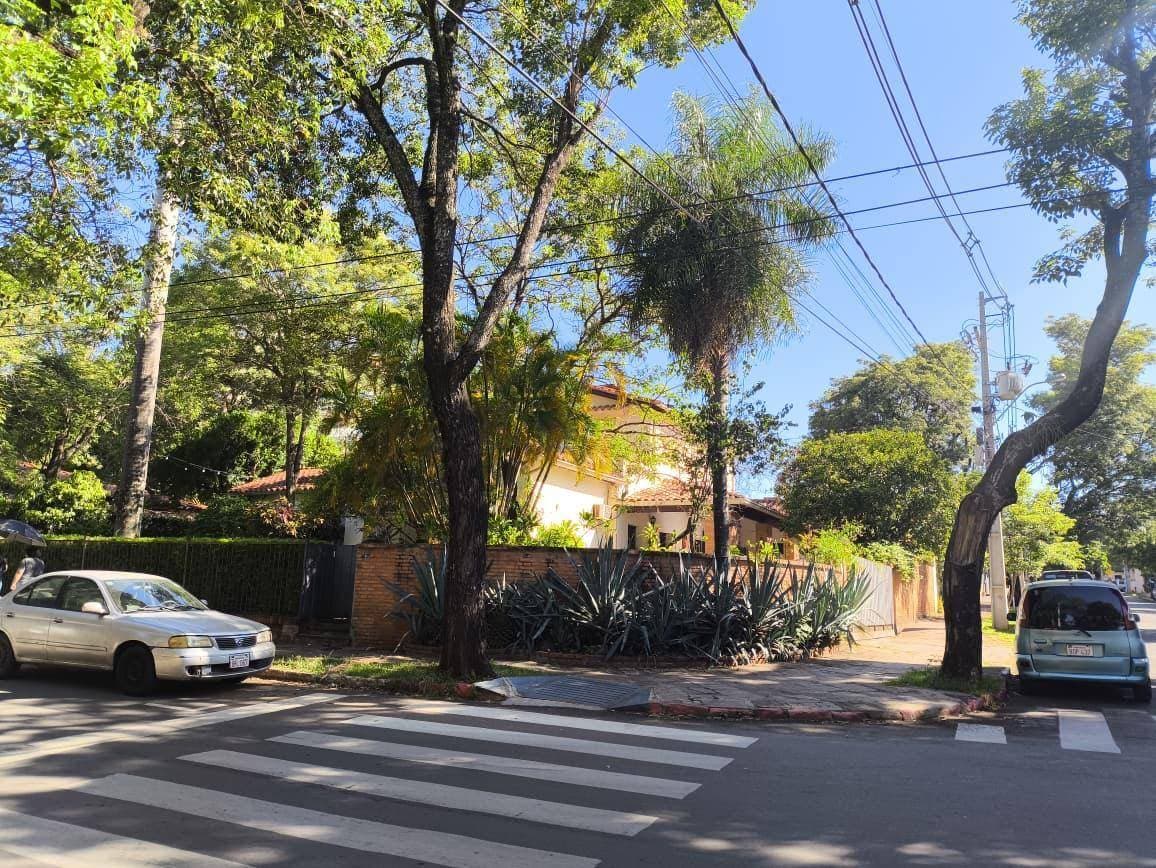 Casa en General MacArthur & Dr. Juan Eulogio Estigarribia - foto 3