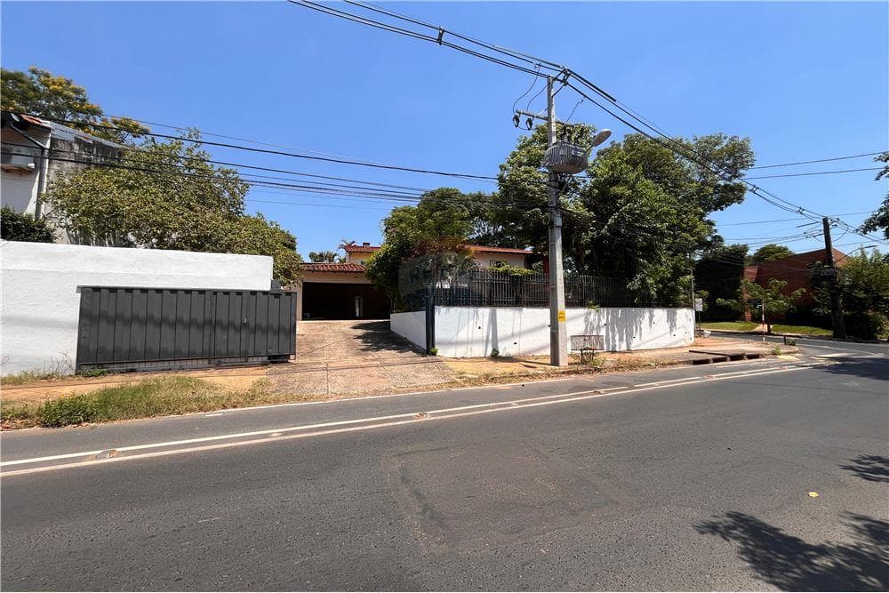 Casa en Los Laureles, Asunción