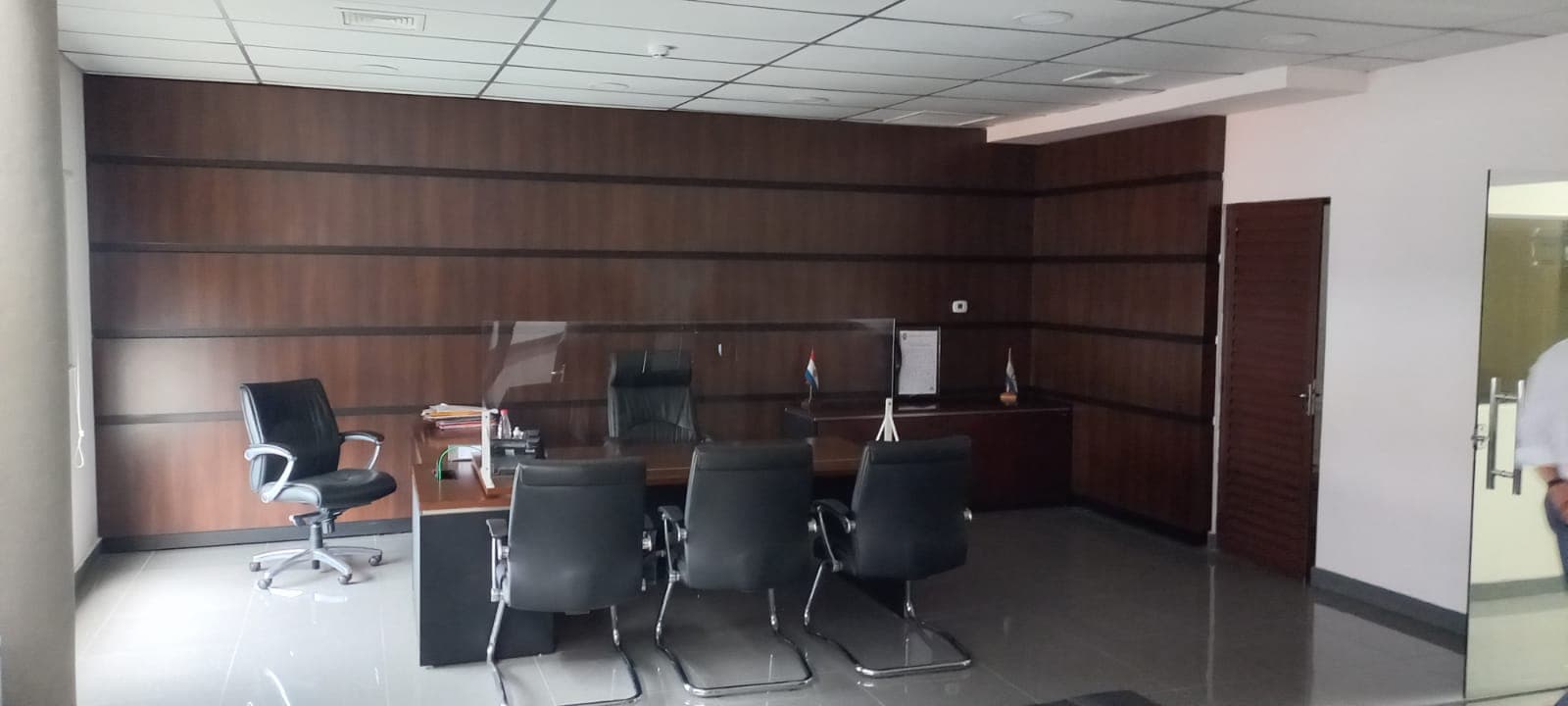 Oficina en Peru y Mariscal Lopez - foto 2