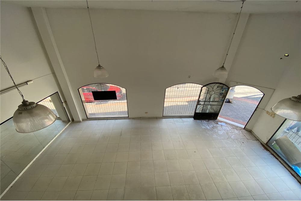 Local comercial en José Berges - foto 6