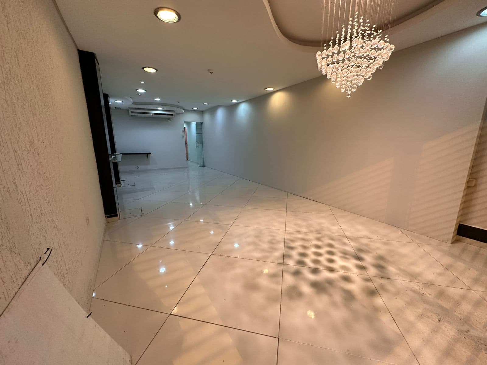 Local comercial en Avenida Bonifacio Ovando - foto 4