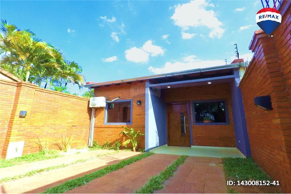 Casa en Los Pinos casi Capitan Andres Insfran - foto 2