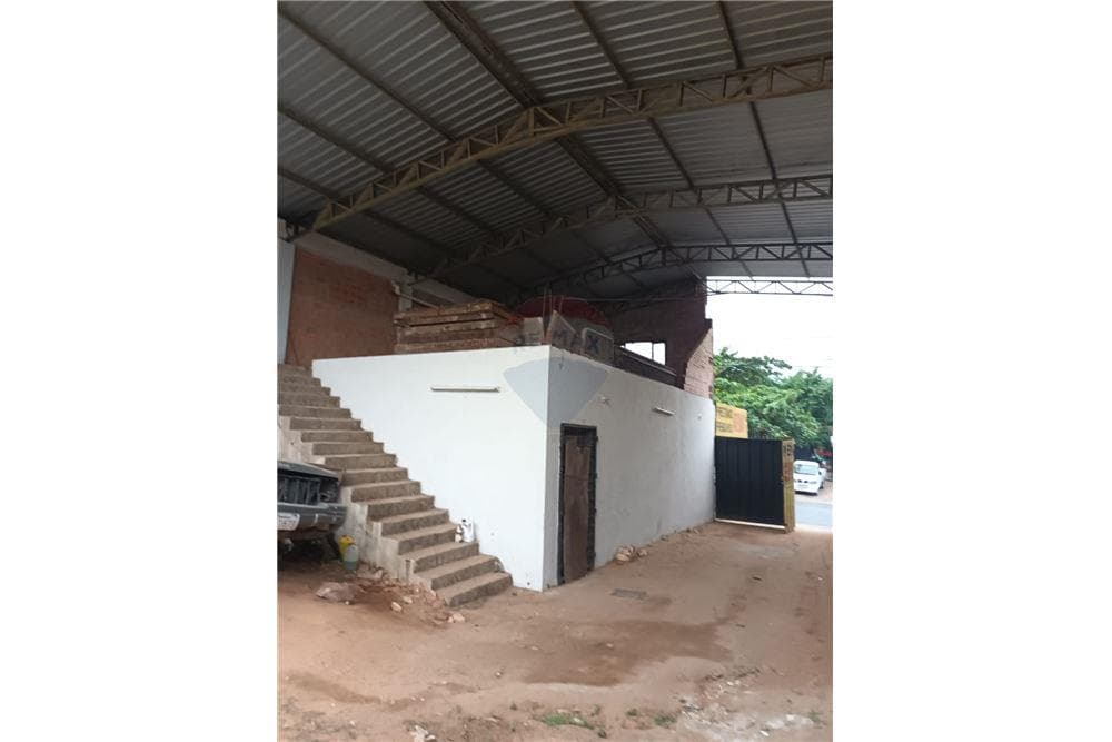 Local comercial en Manuel Ortiz Guerrero - foto 2