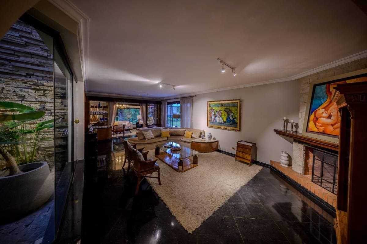 Casa en Tte. Victoriano Acuña - foto 2