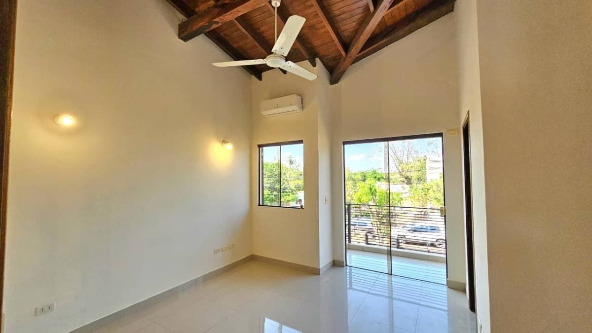 Casa en Loma Merlo - foto 3
