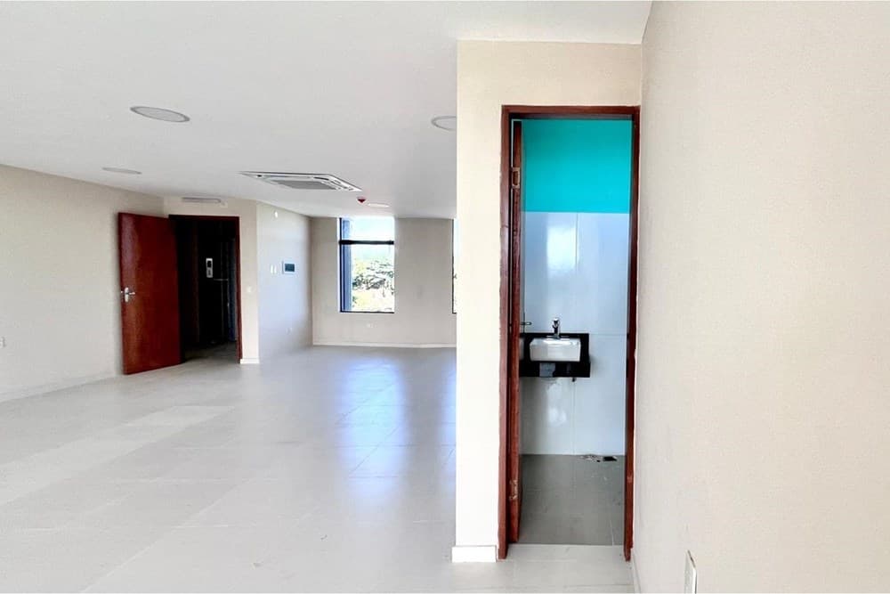 Local comercial en Av. Gral. Aquino - foto 6