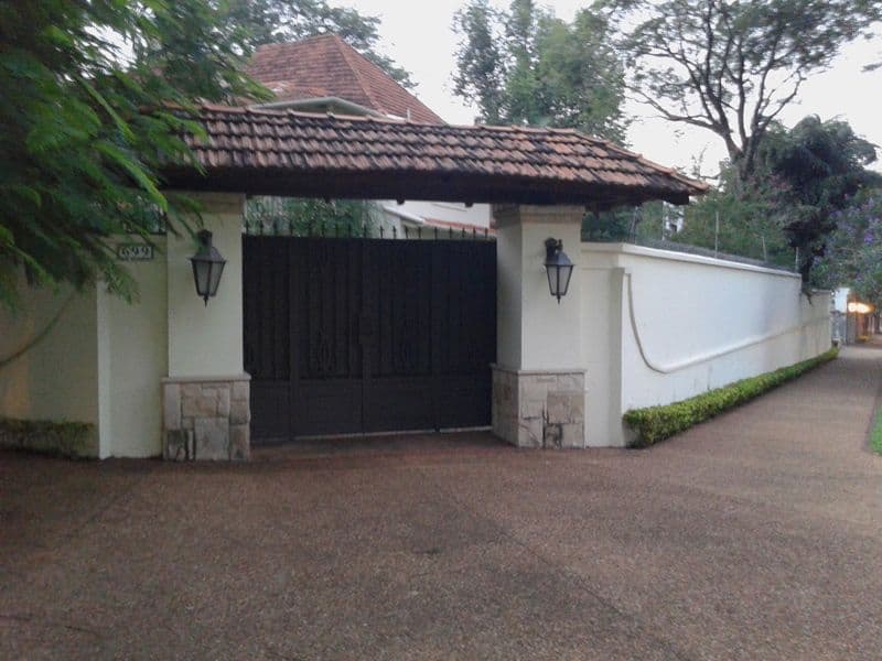 Casa en Av. Mariscal López - foto 2