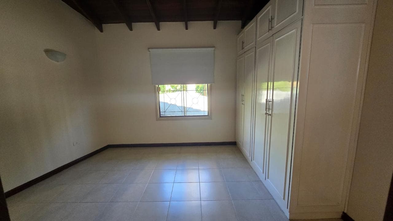 Casa en Colegio Americano - foto 4