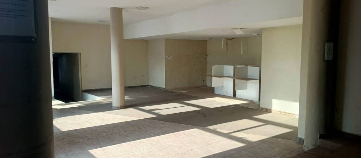 Local comercial en Calle 25 de Mayo entre Peru y Pai Perez - foto 7
