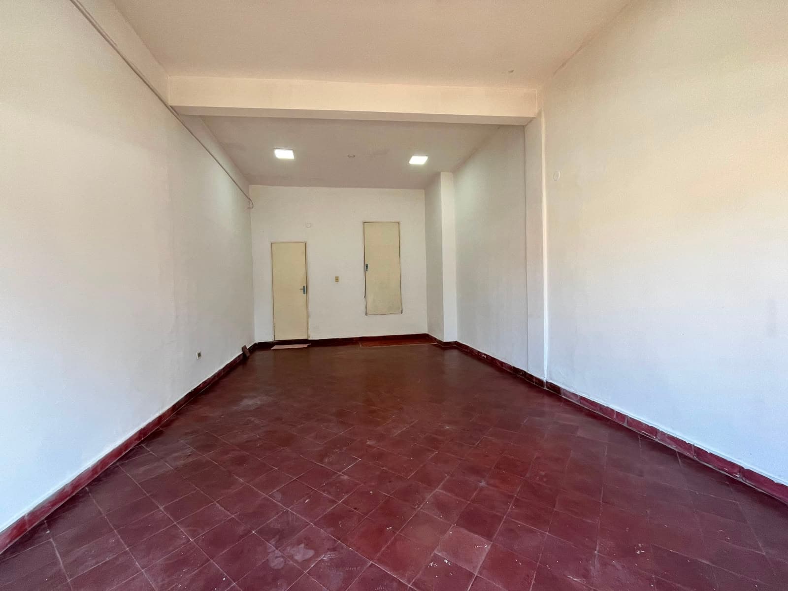 Local comercial en Coronel Rafael Franco - foto 2
