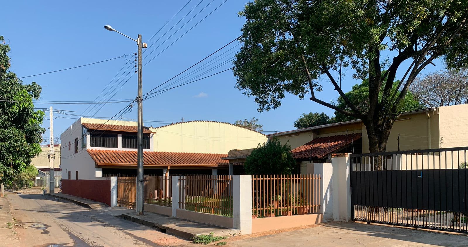 Casa en Timoteo Aguirre esq. Tte. Adolfo Aristigueta