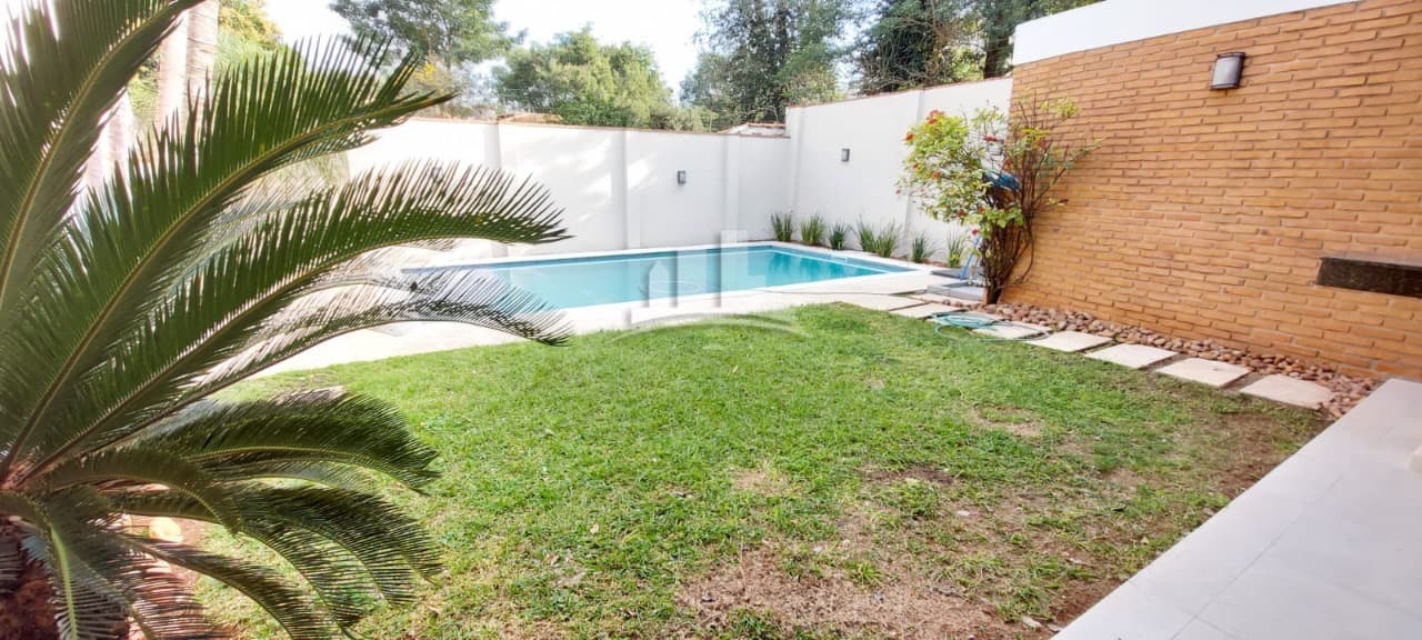 Casa en Mburucuyá, Asunción