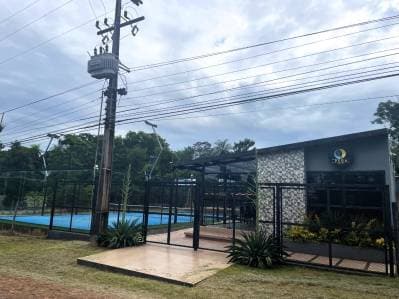 VENDO EMPRENDIMIENTO CON GRAN POTENCIAL EN PARAGUARI, ZONA FRUTERIA